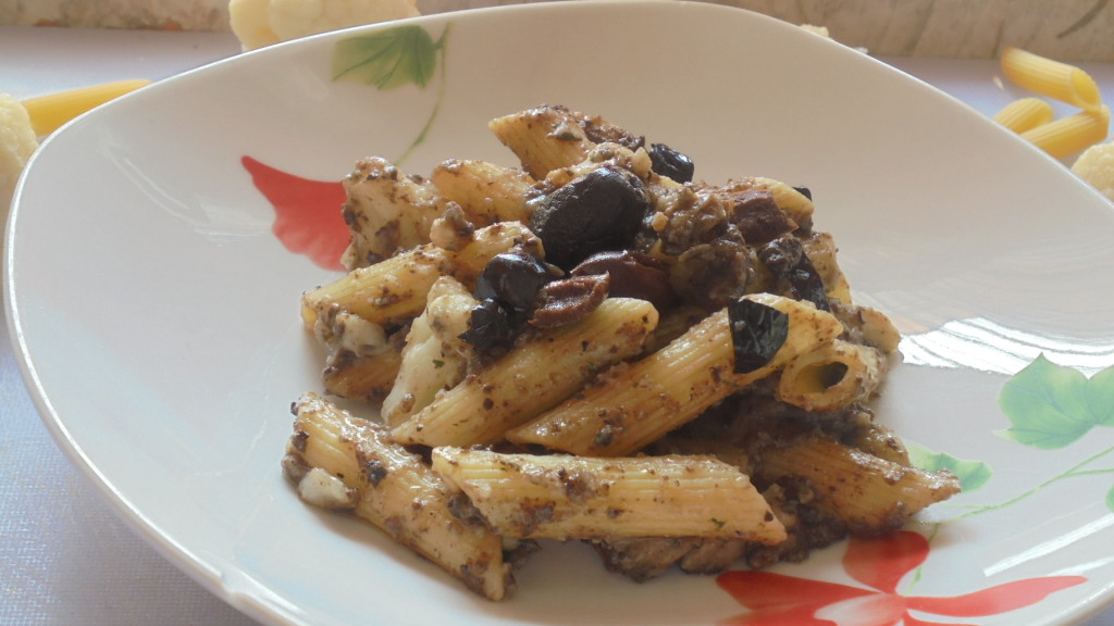 penne olive taggiasche e cavolfiore